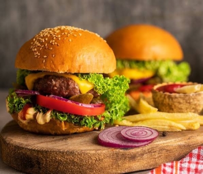 همبرگر دستی